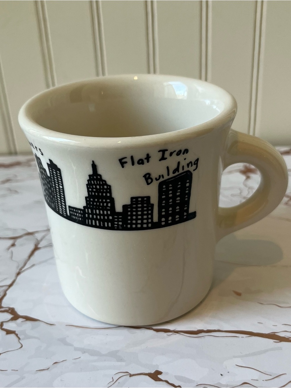 HOMER LAUGHLIN NEW YORK CITY SKYLINE/TWIN TOWERS MUG | NEW OLD STOCK